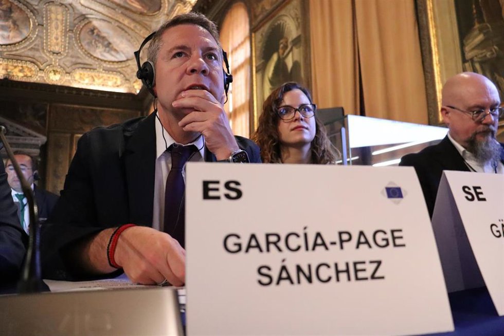 Archivo - El presidente de Castilla-La Mancha, Emiliano García-Page, interviene en el seno del Comité Europeo de las Regiones.