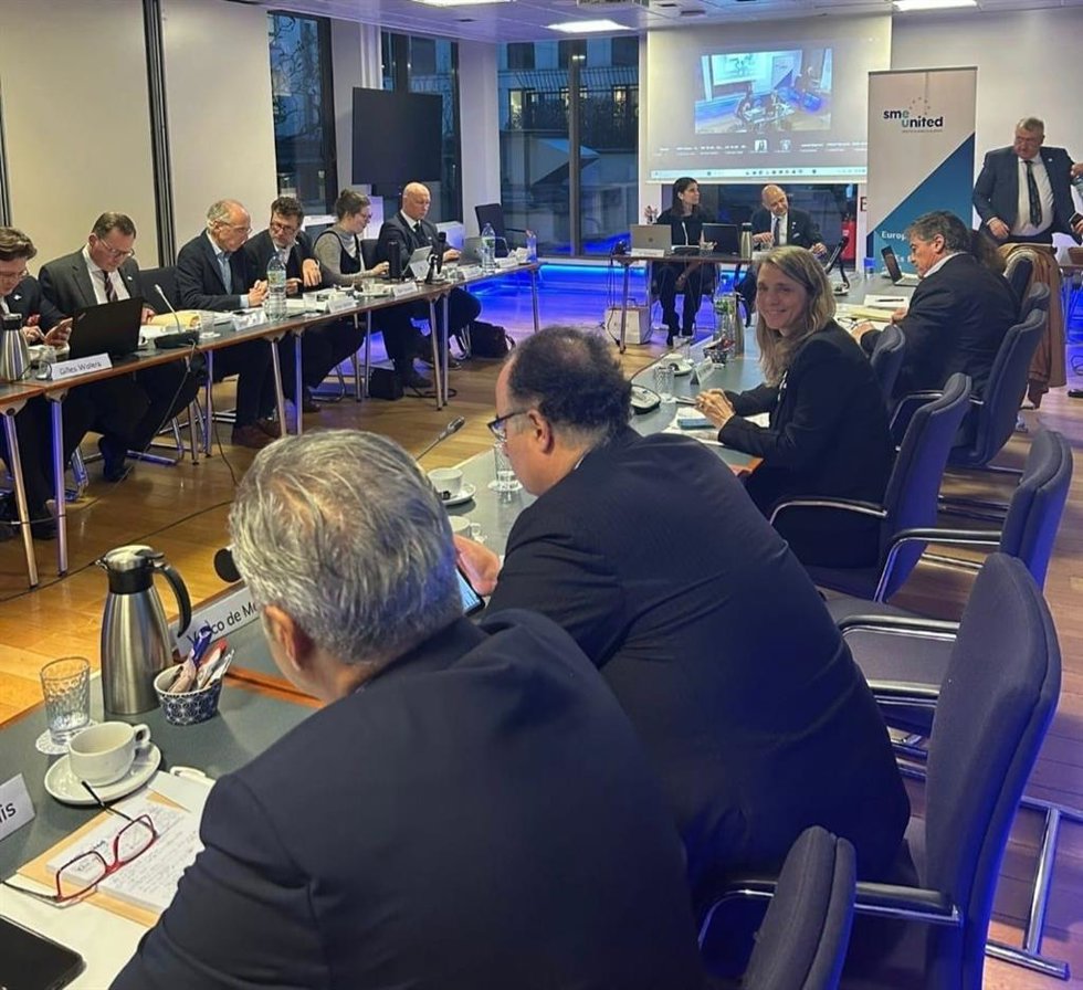 Ángela de Miguel participa en la Junta Directiva de SMEunited en Bruselas