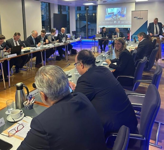Ángela de Miguel participa en la Junta Directiva de SMEunited en Bruselas