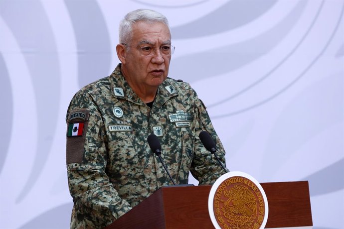 O Ministro da Defesa Nacional do México, Ricardo Trevilla Trejo, fala durante a apresentação do Plano Michoacan para Paz e Justiça no Palácio Nacional, em 9 de novembro de 2025, na Cidade do México, México.