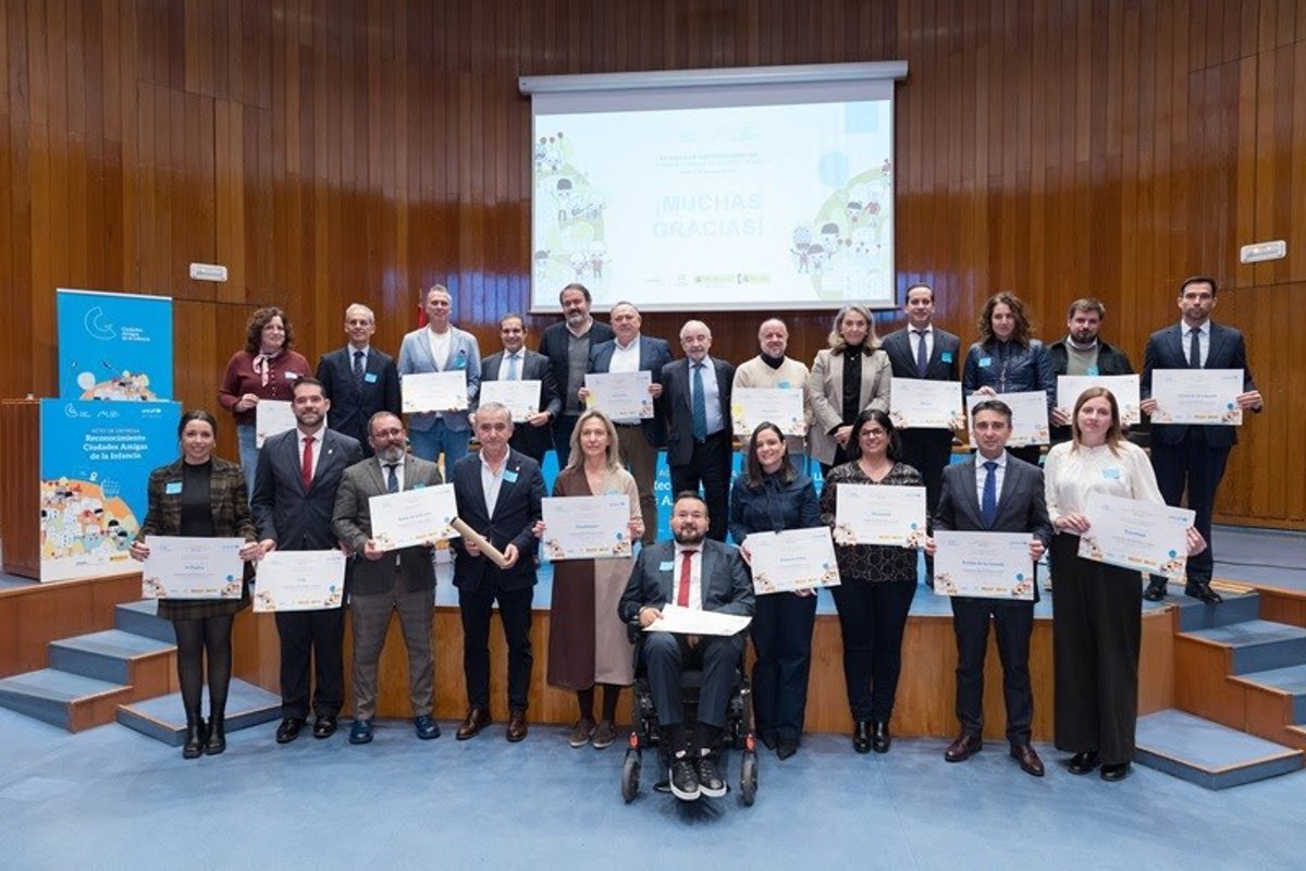 Ascienden a 311 los ayuntamientos reconocidos como Ciudades Amigas de la Infancia tras recibir el diploma 18 municipios