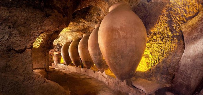 Archivo - Cuevas de la Villa de Requena
