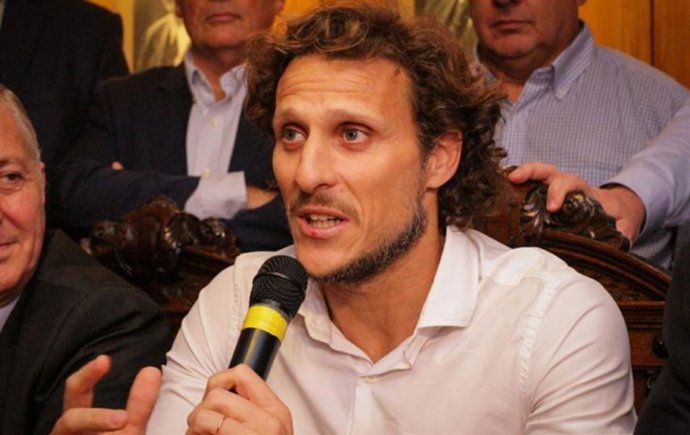 Archivo - Diego Forlán, nuevo entrenador del Club Atlético Peñarol.