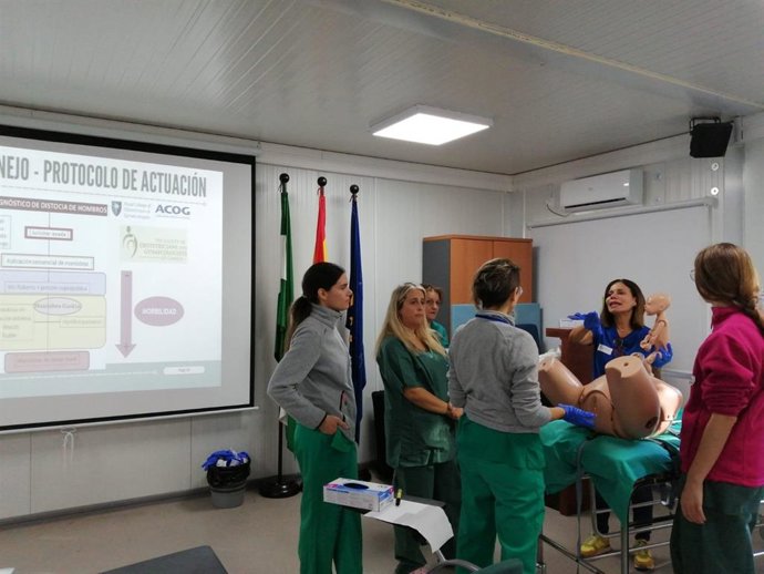 El Área Sanitaria Axarquía forma a profesionales de Ginecología en distocia de hombro