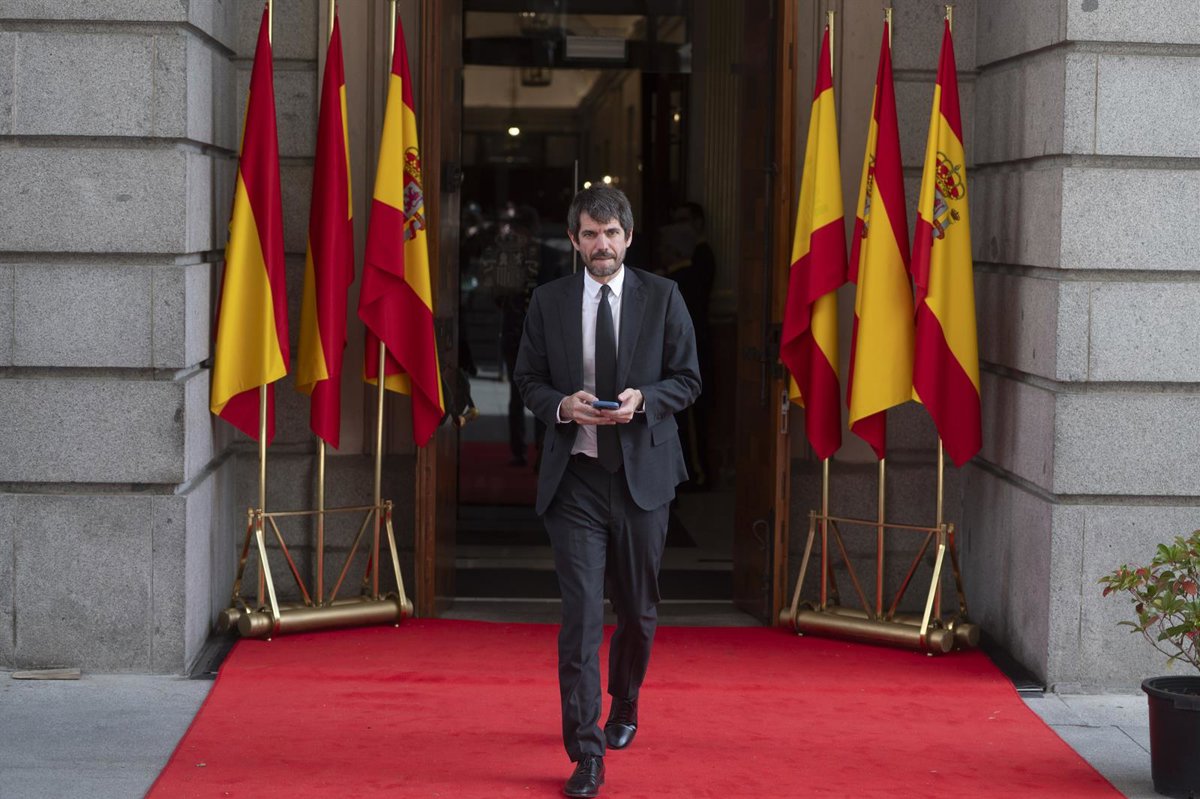 Urtasun accuses the Ayuso Government of “censoring” the Círculo de Bellas Artes after “reducing” its financial financing