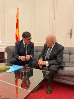O presidente da Generalitat, Salvador Illa, e o ex-presidente Jordi Pujol, reunidos no Palau de Pedralbes
