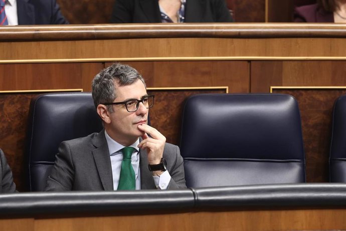 El ministro de la Presidencia, Justicia y Relaciones con las Cortes, Félix Bolaños, durante una sesión de control al Gobierno, en el Congreso de los Diputados, a 10 de diciembre de 2025, en Madrid (España).
