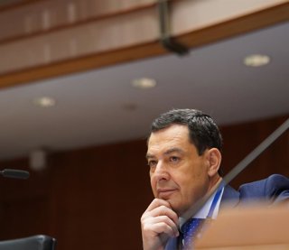 Archivo - El presidente de la Junta de Andalucía, Juanma Moreno, en Bruselas.