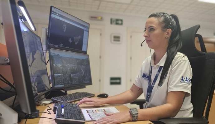Archivo - Sala operativa del 112 Canarias