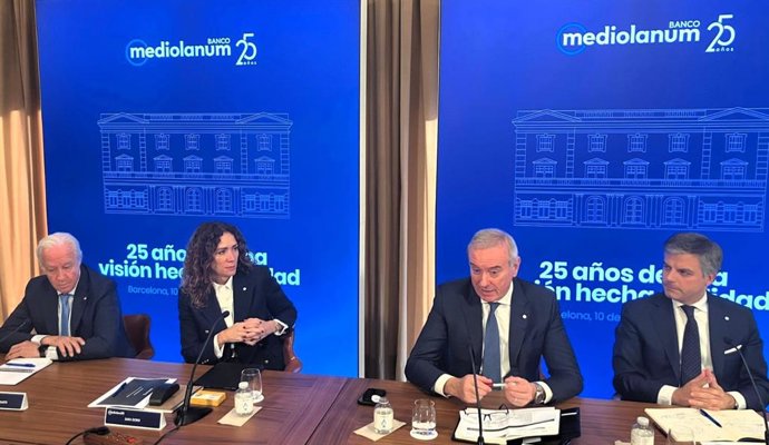 El presidente de Banco Mediolanum, Carlos Tusquets; la vicepresidenta, Sara Doris; el consejero delegado, Luca Bosisio, y el director comercial, Juan Massana