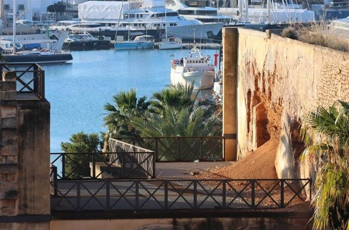 El muro derrumbado del Baluard de Sant Pere.