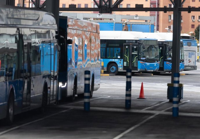 Autobuses de la EMT en las cocheras de la EMT, a 24 de noviembre de 2025, en Madrid (España).