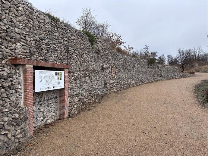 Uno de los accesos al entorno de El Tomillo.