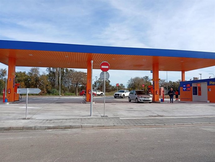 Alertan que una nueva gasolinera en la Playa de Palma está abierta desde el pasado viernes sin licencia de actividad