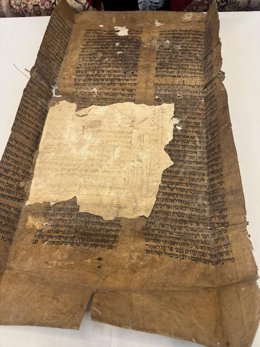 Hallazgo histórico en Alfaro: el Archivo Diocesano recupera un fragmento de la torá del siglo XIV oculto en un libro