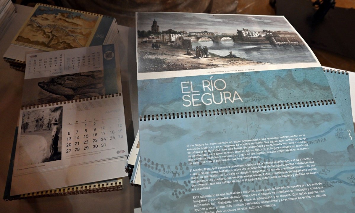El Archivo Municipal presenta el calendario 2026 con el Segura como eje vertebrador de la historia de Murcia
