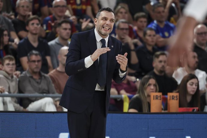 El entrenador italiano, Paolo Galbiati, durante un encuentro.