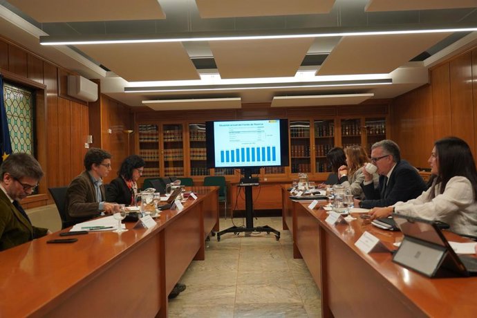 El secretario de Estado de la Seguridad Social y Pensiones, Borja Suárez, durante una reunión este miércoles del Comité de Gestión del Fondo de Reserva de la Seguridad Social. A 10 de diciembre de 2025.