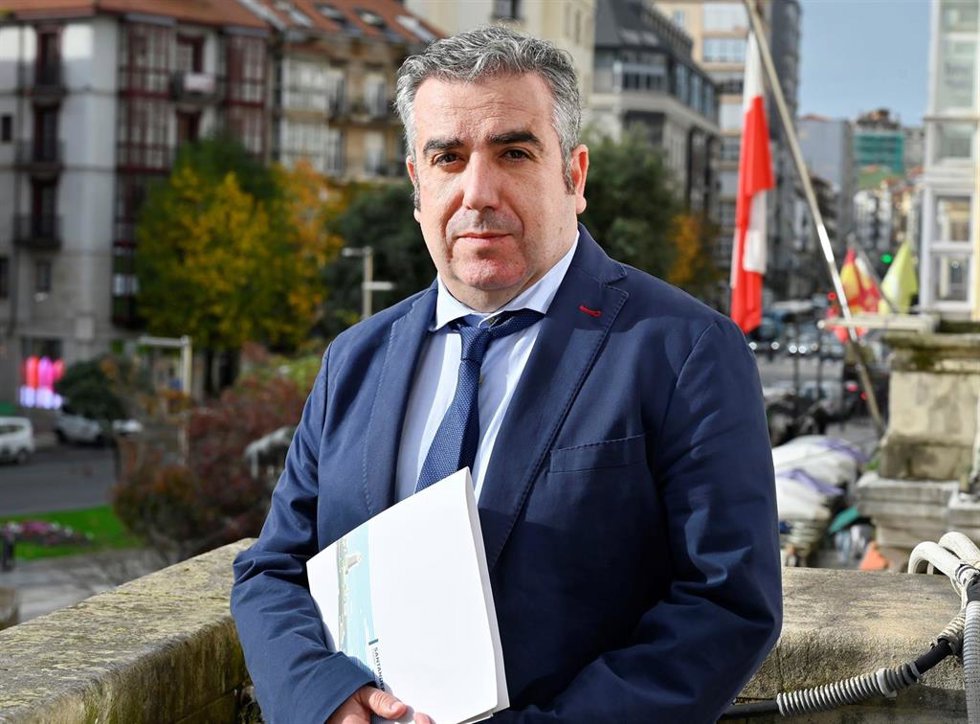 Archivo - El concejal de Fomento y Movilidad Sostenible del Ayuntamiento de Santander, Agustín Navarro.