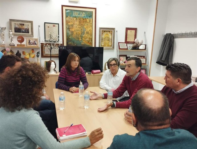 El candidato de la Coalición Por Andalucía a la presidencia de la Junta de Andalucía y coordinador federal de Izquierda Unida, Antonio Maíllo, durante un encuentro con Aocam.