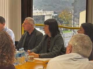 La portavoz nacional del BNG, Ana Pontón, se reúne con el vicerrector del campus universitario de Ourense, Francisco Rodríguez, para abordar la situación actual del campus