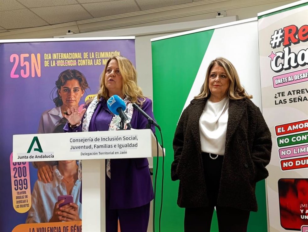 Ángela Hidalgo y Ángeles Isac informan sobre la amplicación de la ayuda.