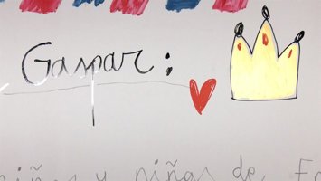 Fundación "la Caixa" presenta 'Tres coronas, tres caminos' con cartas de niños d