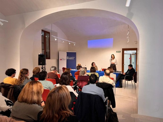 Reunión anual con los bibliotecarios de los diferentes municipios con el Consell de Mallorca