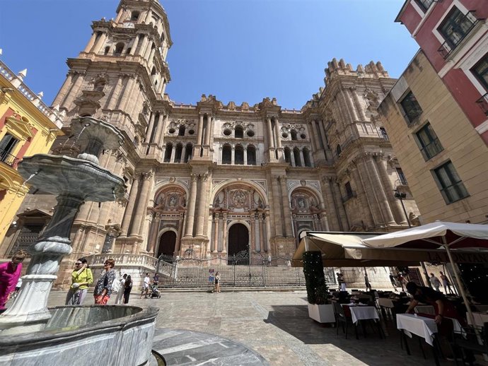 Archivo - Fachada principal de la Catedral de Málaga.