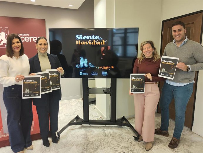 Varios concejales presentan la programación navideña en el Ayuntamiento de Cáceres