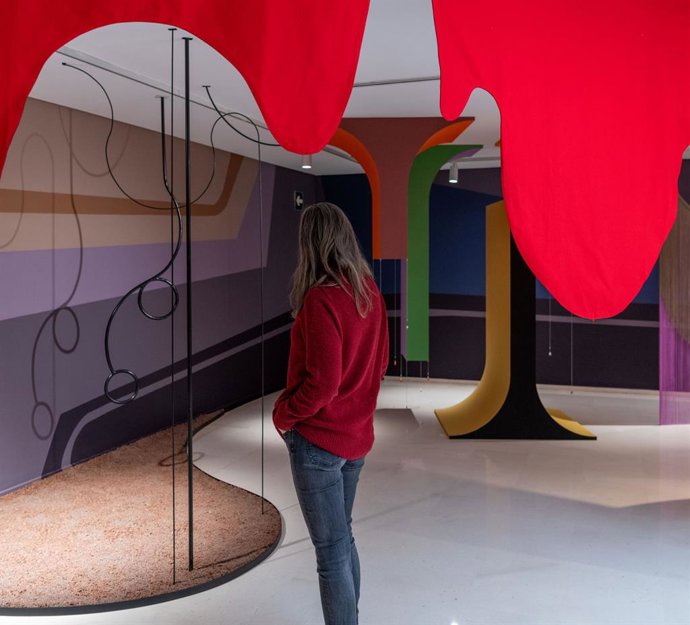 El IVAM presenta la muestra 'Entre lo profundo y lo distante', de la artista Andrea Canepa.