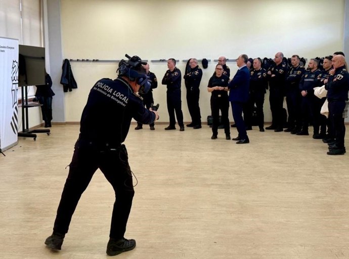 Emergencias incorpora la tecnología inmersiva para formar a policías locales en prácticas en el manejo de situaciones de máximo estrés