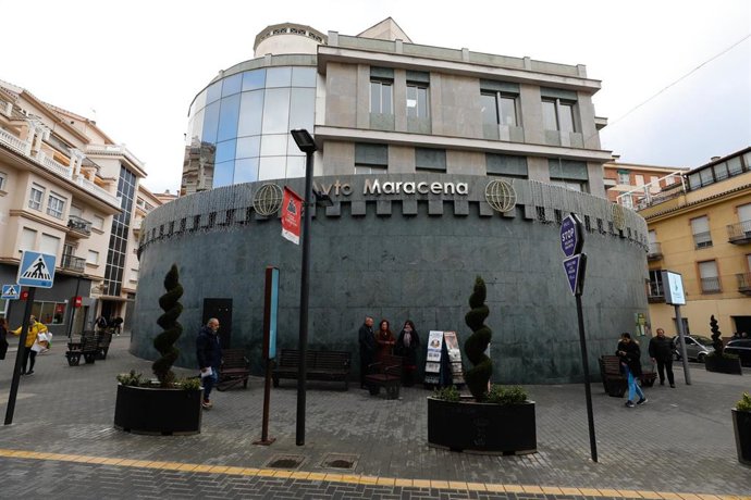 Archivo - Fachada del Ayuntamiento de Maracena. Archivo.