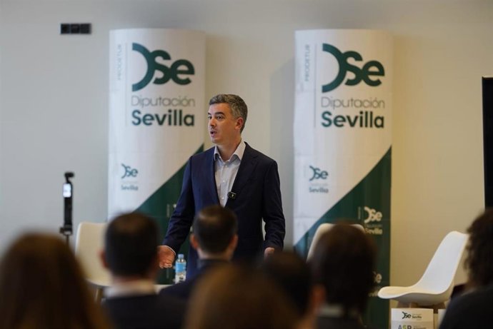 Rodríguez Hans, en la jornada sobre el uso práctico de la IA, celebrada en el Cartuja Center.