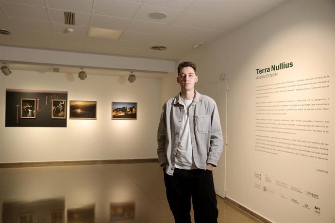 Andreu Esteban fotografía las 'heridas' que dejan los macroproyectos energéticos en el territorio valenciano