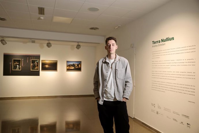 Andreu Esteban fotografía las 'heridas' que dejan los macroproyectos energéticos en el territorio valenciano