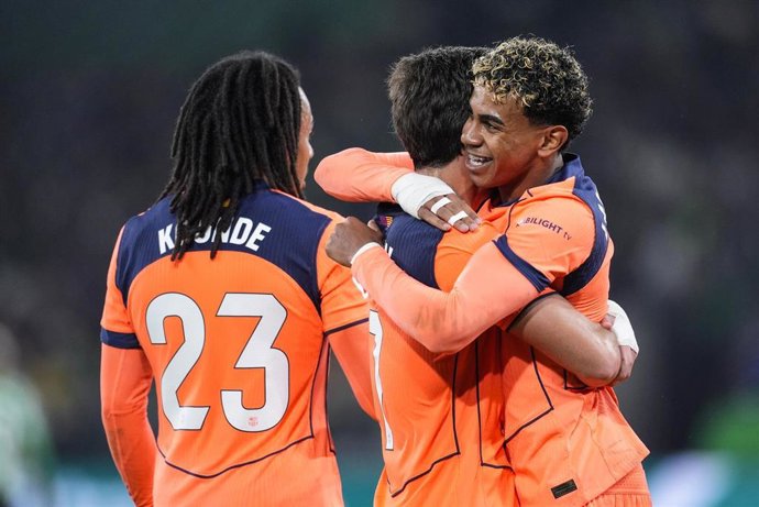 Los futbolistas del FC Barcelona celebrando un gol en el duelo frente al Real Betis Balompié