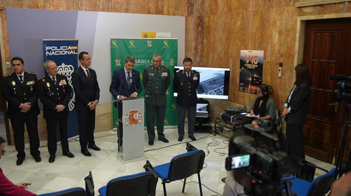 El delegado del Gobierno de España en Andalucía, Pedro Fernández, presidiendo en Almería la reunión de la Mesa de Coordinación Operativa (MECO) del IV Plan Especial de Seguridad del Campode Gibraltar.