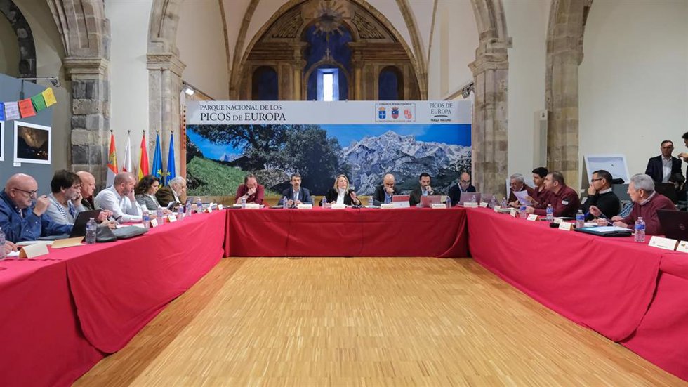 La consejera de Desarrollo Rural, Ganadería, Pesca y Alimentación, María Jesús Susinos, preside la XXV Sesión del Pleno del Patronato del Parque Nacional de los Picos de Europa en el Centro de Estudios Lebaniegos