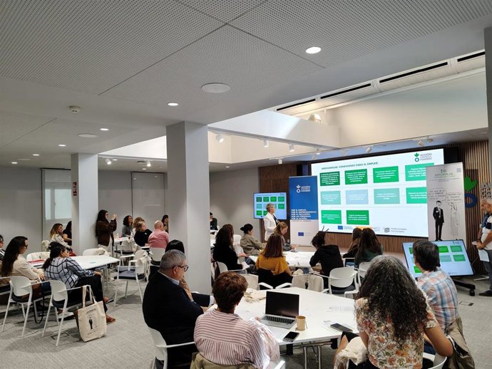 Acción contra el Hambre reune a más de 150 administraciones y entidades para promover la inclusión laboral de migrantes