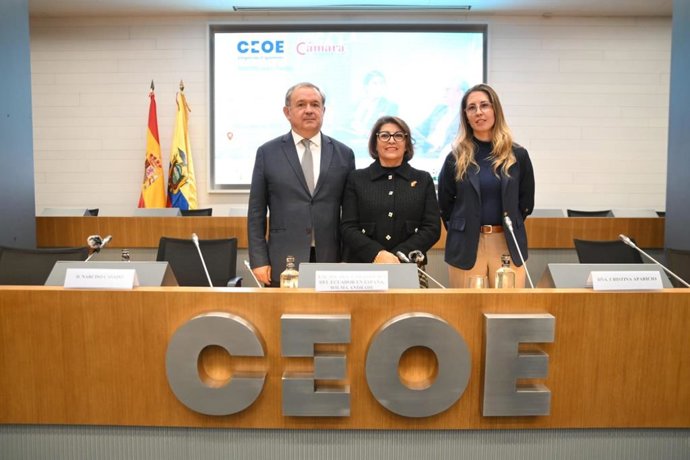 Narciso Casado, Wilma Andrade y Cristina Aparicio durante la inauguración del Encuentro Empresarial España-Ecuador