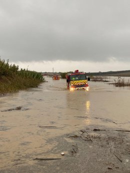 Camiones de bomberos del Consorcio Provincial de Huelva que han asistido al rescate. 
