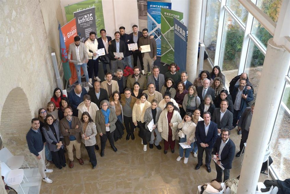 Foto de familia en la clausura del programa.