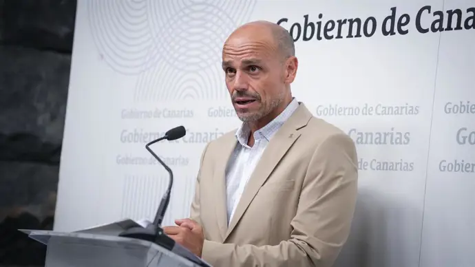 El portavoz del Gobierno de Canarias, Alfonso Cabello, en rueda de prensa