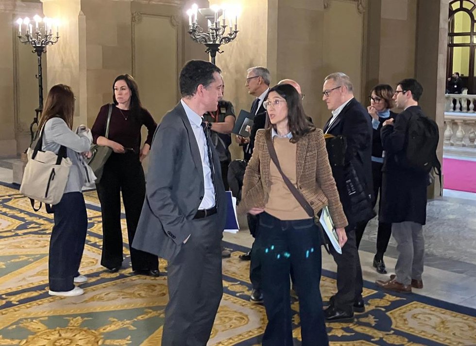El conseller de Agricultura, Ganadería, Pesca y Alimentación de la Generalitat, scar Ordeig, y la consellera de Interior y Seguridad Pública, Núria Parlon.