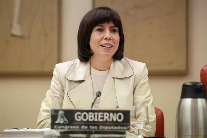 La ministra de Ciencia, Innovación y Universidades, Diana Morant, comparece ante la Comisión de Ciencia, Innovación y Universidades, en el Congreso de los Diputados, a 10 de diciembre de 2025, en Madrid (España).
