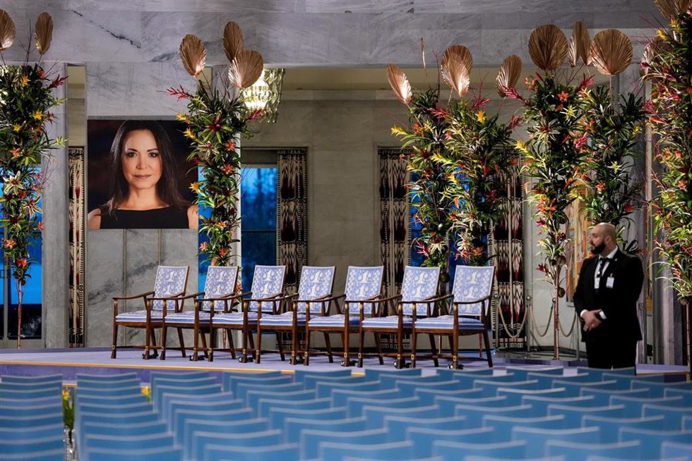 Imagen de la Premio Nobel de la Paz 2025, la opositora venezolana María Corina Machado, en el Ayuntamiento de Oslo antes de la ceremonia de entrega del galardón