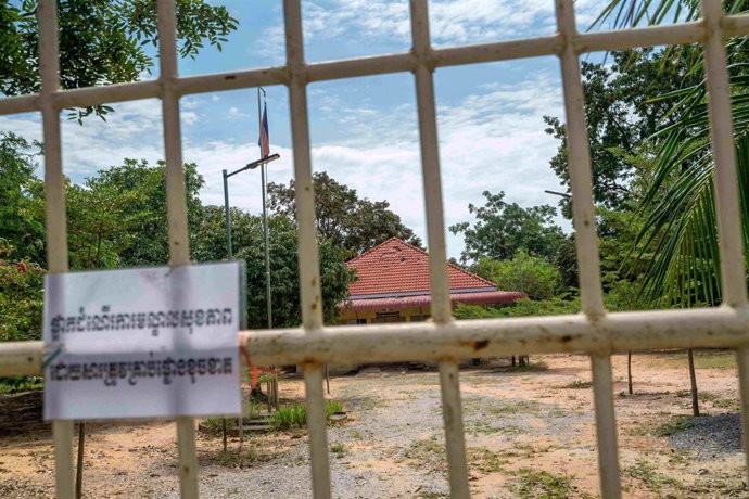 Archivo - El centro médico de Kouk Mon, en la provincia camboyana de Oddar Meanchey, aparece dañado tras el conflicto entre Camboya y Tailandia