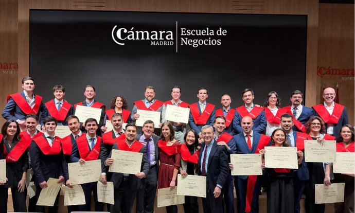 Alumnos graduados del MBA de la Cámara de Comercio de Madrid · Curso 2024–2025