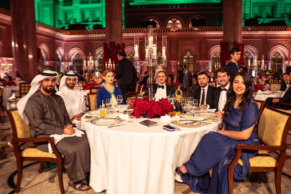 Delegados de la Familia Real de Abu Dhabi; Marqués de Lises y su esposa, Lily Van Ghemen; el Embajador ante las Naciones Unidas, Daniel del Valle; presidente del Global Tourism Forum, Bulut Bac; y la ministra de Economía de Ecuador, Sariha Moya. 